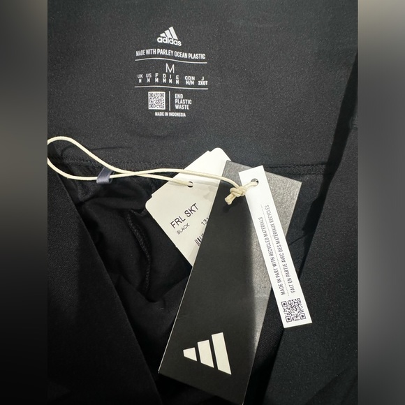 Adidas Golf/Tennis skirt - Picture 3 of 4